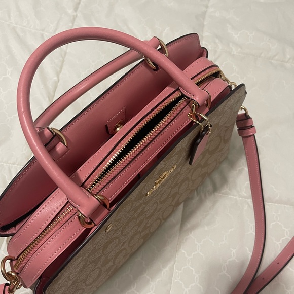 Beautiful COACH bag! Like new! - Picture 4 of 13